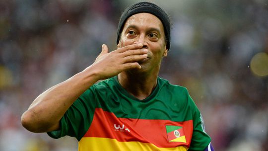 Ronaldinho confirma que críticas à seleção brasileira eram ação publicitária