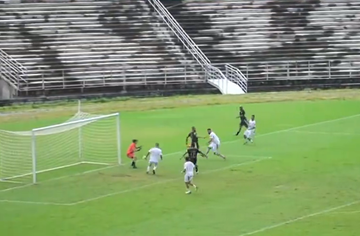 Vídeo: golaço de calcanhar de Arthur Cabral em jogo solidário