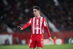 Jogador do Almería salva casal de afogamento