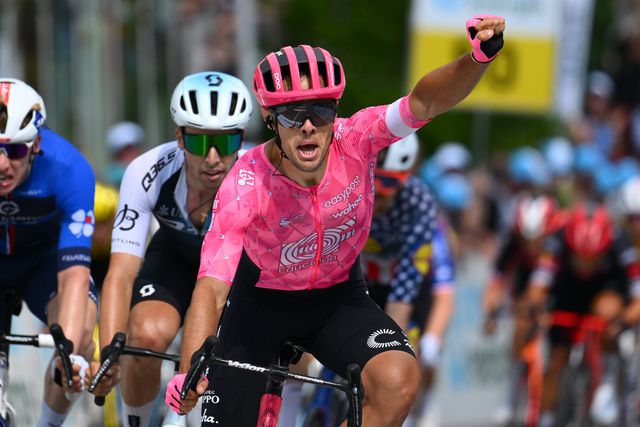 João Almeida sem oportunidade de recuperar atraso na Volta à Suíça