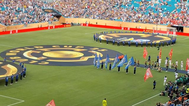 VÍDEO: Otamendi assobiado pelos adeptos do Boca Juniors