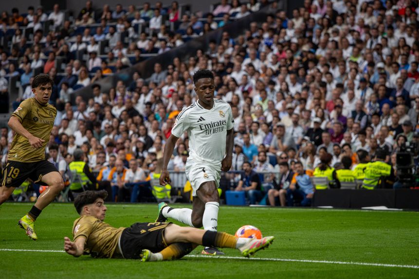 Vinícius Júnior a representar o Real Madrid frente à Real Sociedad