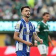 Fábio Vieira começou o desafio frente aos brasileiros na asa direita do ataque azul e branco (Foto: Catarina Morais/Kapta+)