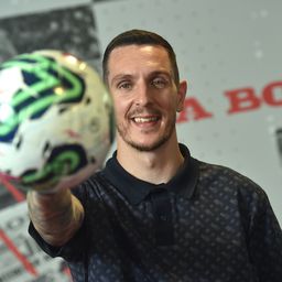 Guarda-redes do Estrela da  Amadora esteve na redação de A BOLA para falar da sua carreira (Foto: A BOLA)