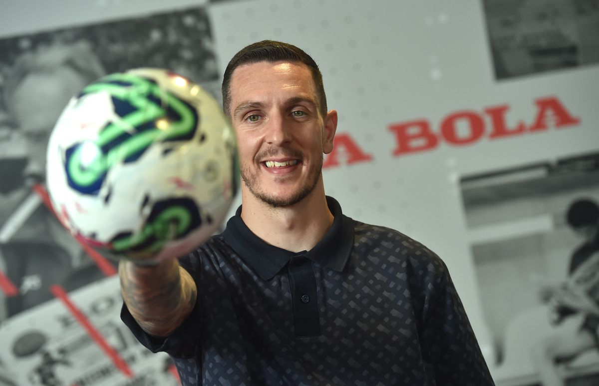 ENTREVISTA A BOLA João Costa recorda FC Porto, Seleção, amigo Rui Silva e garante: «Não coloco limites e isso faz com que me supere»