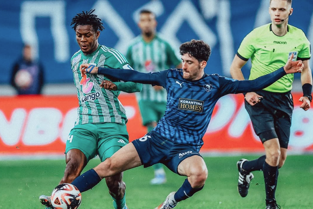 Tanlongo volta ao Sporting