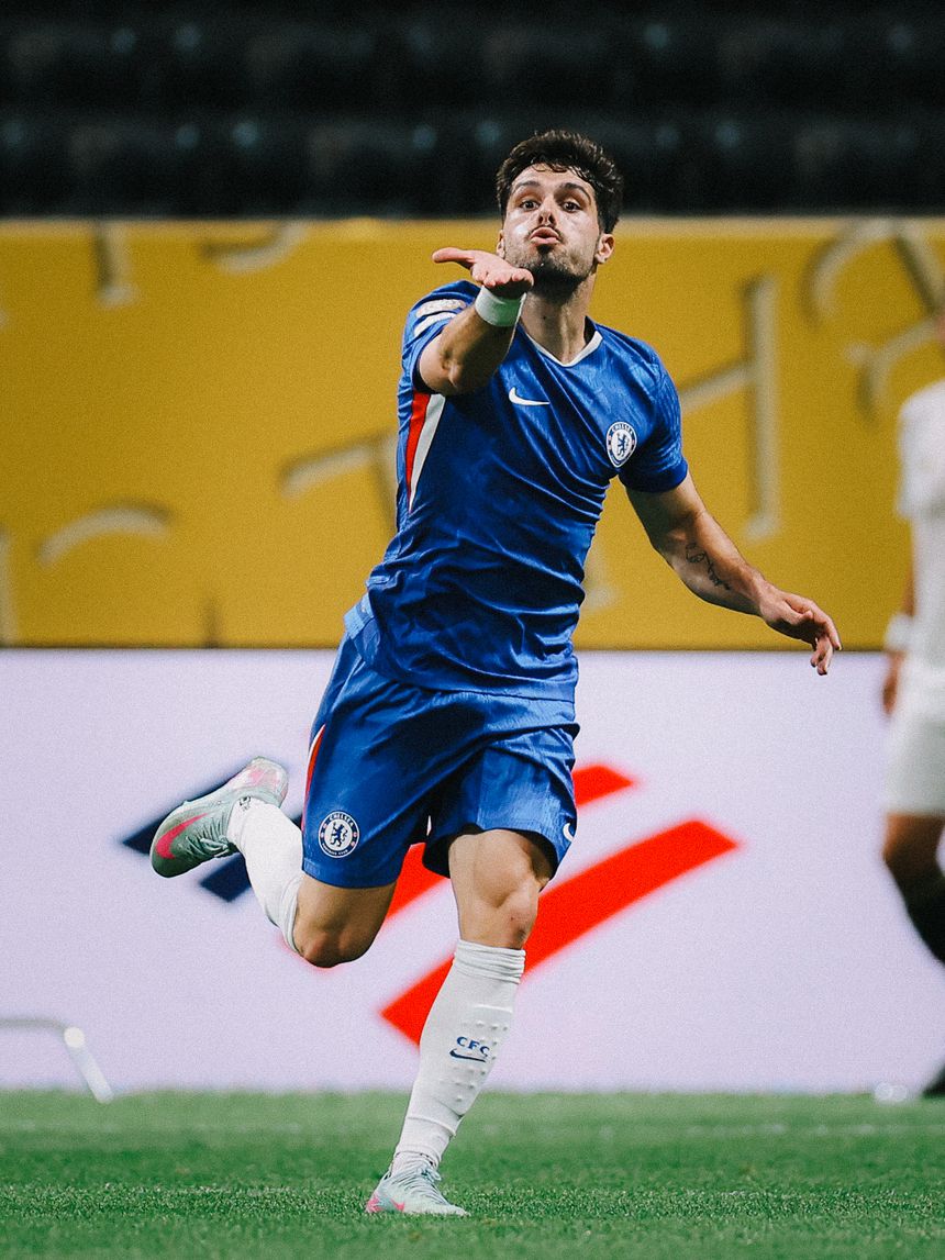 Pedro Neto a estrear-se com golo no Mundial de Clubes