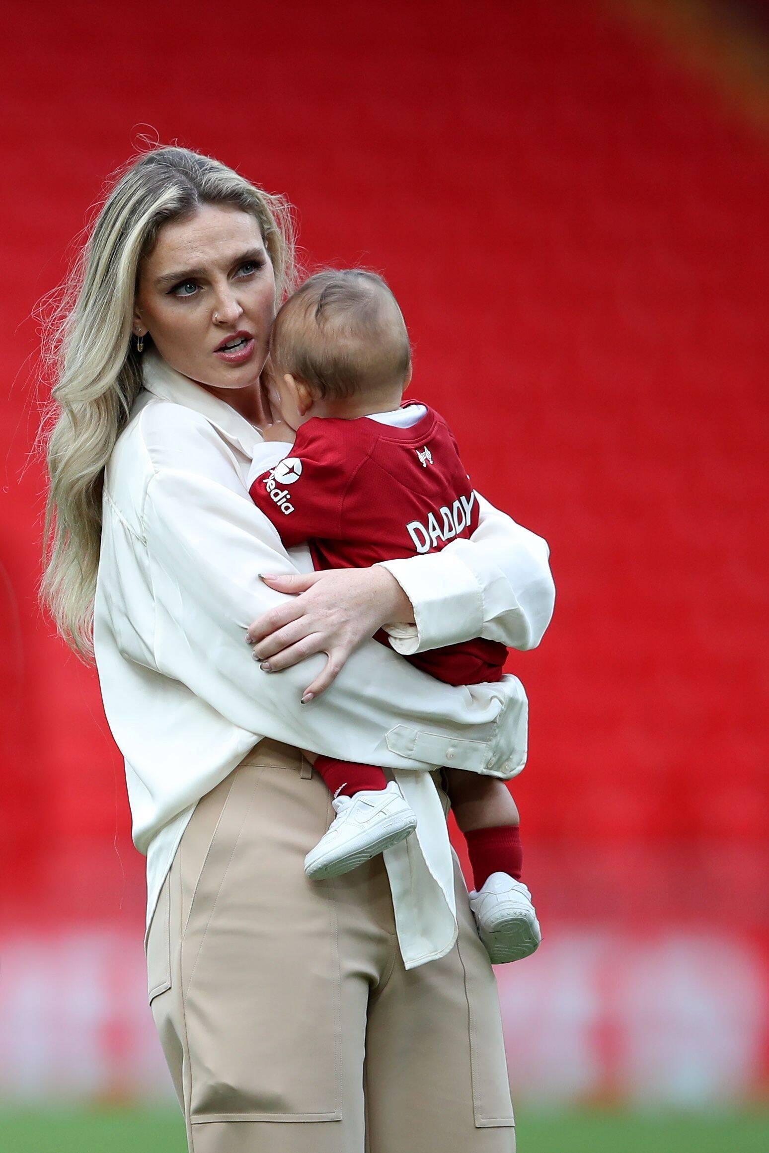 Perrie Edwards, cantora das Little Mix