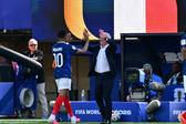 Mbappé com Deschamps