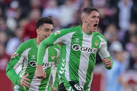 Mercado Sporting: Betis em contagem decrescente por Altimira  e leão 'em cima'