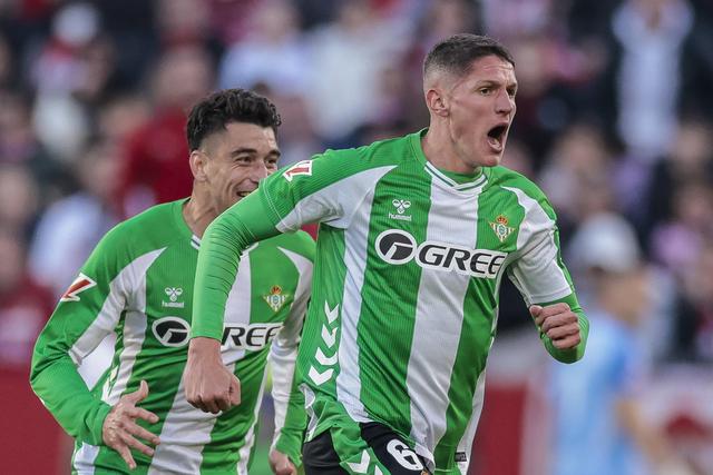 Mercado Sporting: Betis em contagem decrescente por Altimira  e leão 'em cima'