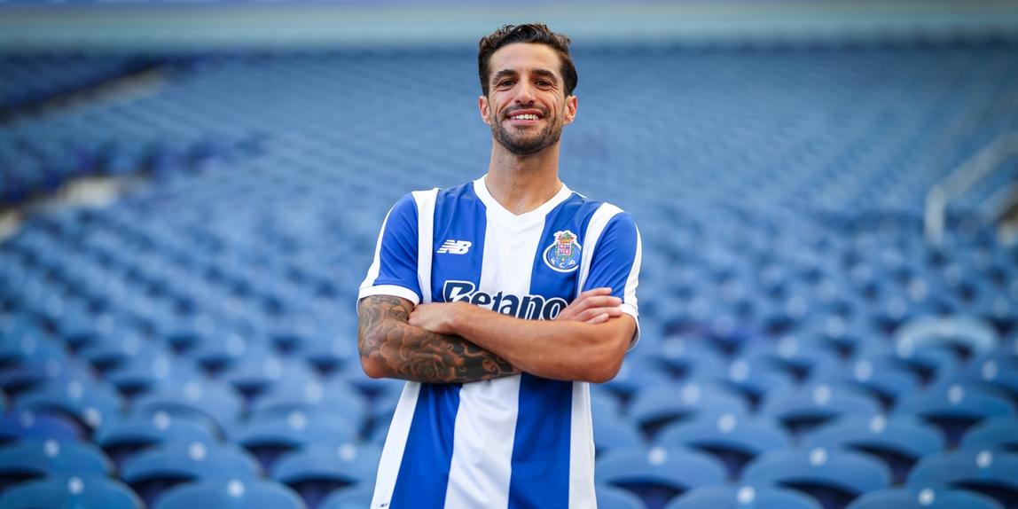 Tiago Ferreira, central que reforça o FC Porto B - Foto: FC PORTO