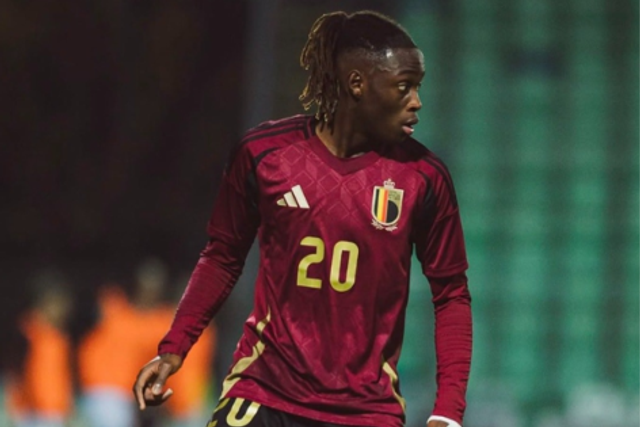 Davis Opoku, lateral-direito belga que está no radar do FC Porto