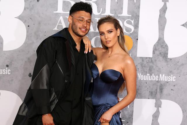 Alex Oxlade-Chamberlain, jogador do Celtic, e Perrie Edwards, cantora das Little Mix