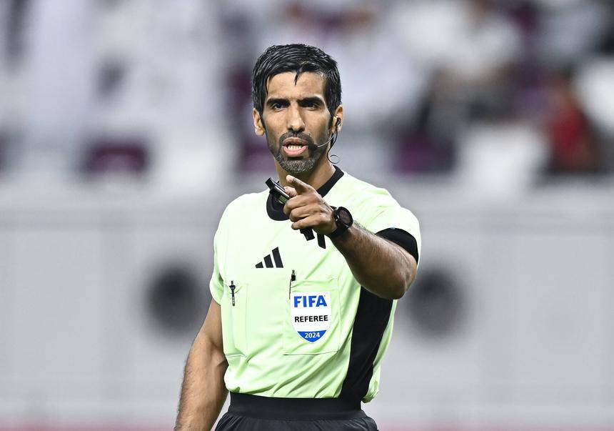 Khamis Al Marri desempenha as funções de VAR no Mundial 2026 (IMAGO)
