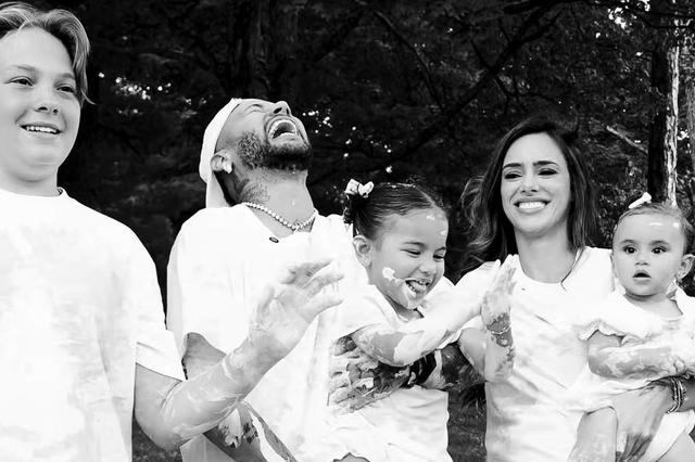 Em pleno Mundial, Neymar anuncia que vai ser pai pela quinta vez
