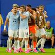Maxi Araújo garantiu empate para o Uruguai