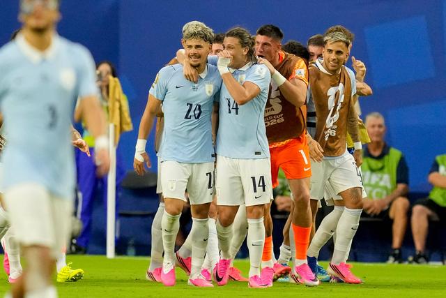 Maxi Araújo garantiu empate para o Uruguai
