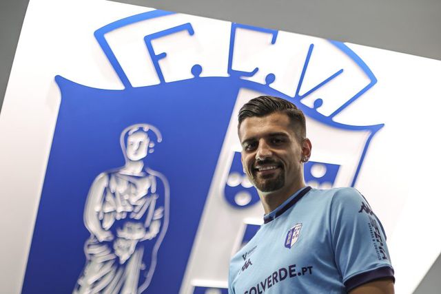 Oficial: Anthony Correia troca Aves SAD pelo Vizela