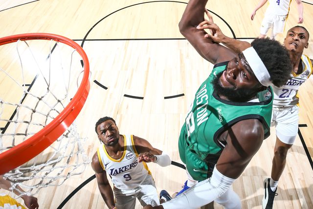 Neemias organiza campo de treinos em Portugal