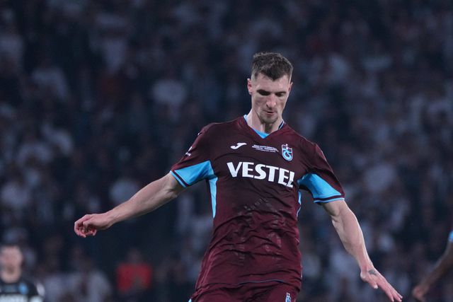 Meunier será processado após rescindir com o Trabzonspor