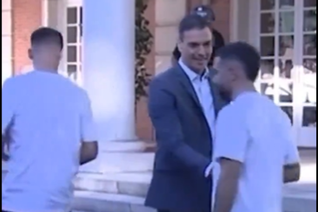 Governo espanhol reage a cumprimento polémico de Carvajal ao primeiro-ministro