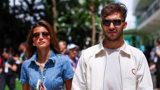 Pierre Gasly e Kika Cerqueira Gomes apresentam «novo membro da família»