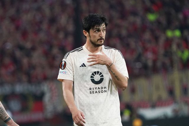 Xabi Alonso afasta Azmoun dos treinos do Bayer Leverkusen