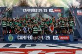Festa dos jogadores do Sporting, clube que conquistou o título de campeão nacional em 2024/25