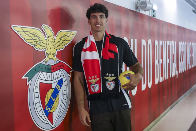 Benfica reforça-se com gigante espanhol