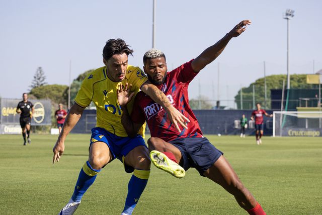 Formação orientada por Fábio Pereira continua a dar mostras de estar com a pontaria afinada nesta pré-época (Foto: UD Leiria)