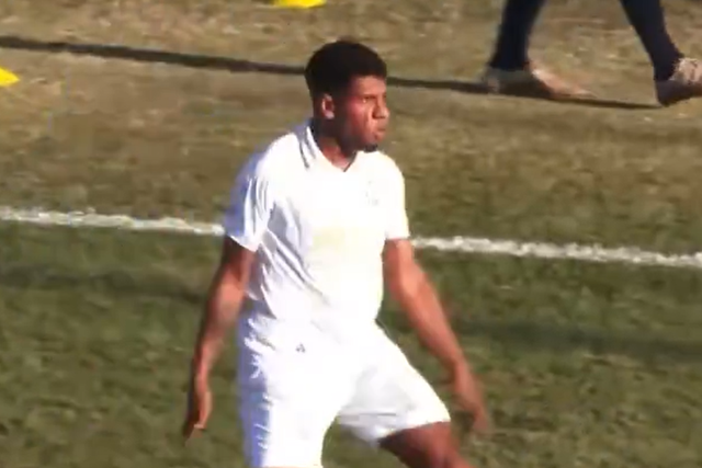 Festejou como Ronaldo… e lesionou-se no joelho (vídeo)