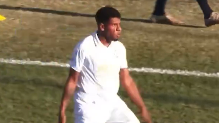 Festejou como Ronaldo… e lesionou-se no joelho (vídeo)