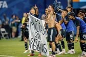 Jogadores argentinos exibiram uma faixa após a vitória sobre a Inglaterra