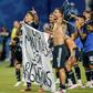 Jogadores argentinos exibiram uma faixa após a vitória sobre a Inglaterra