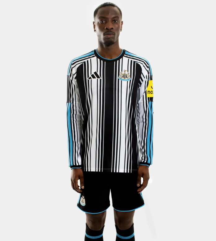 Newcastle  (camisola principal)