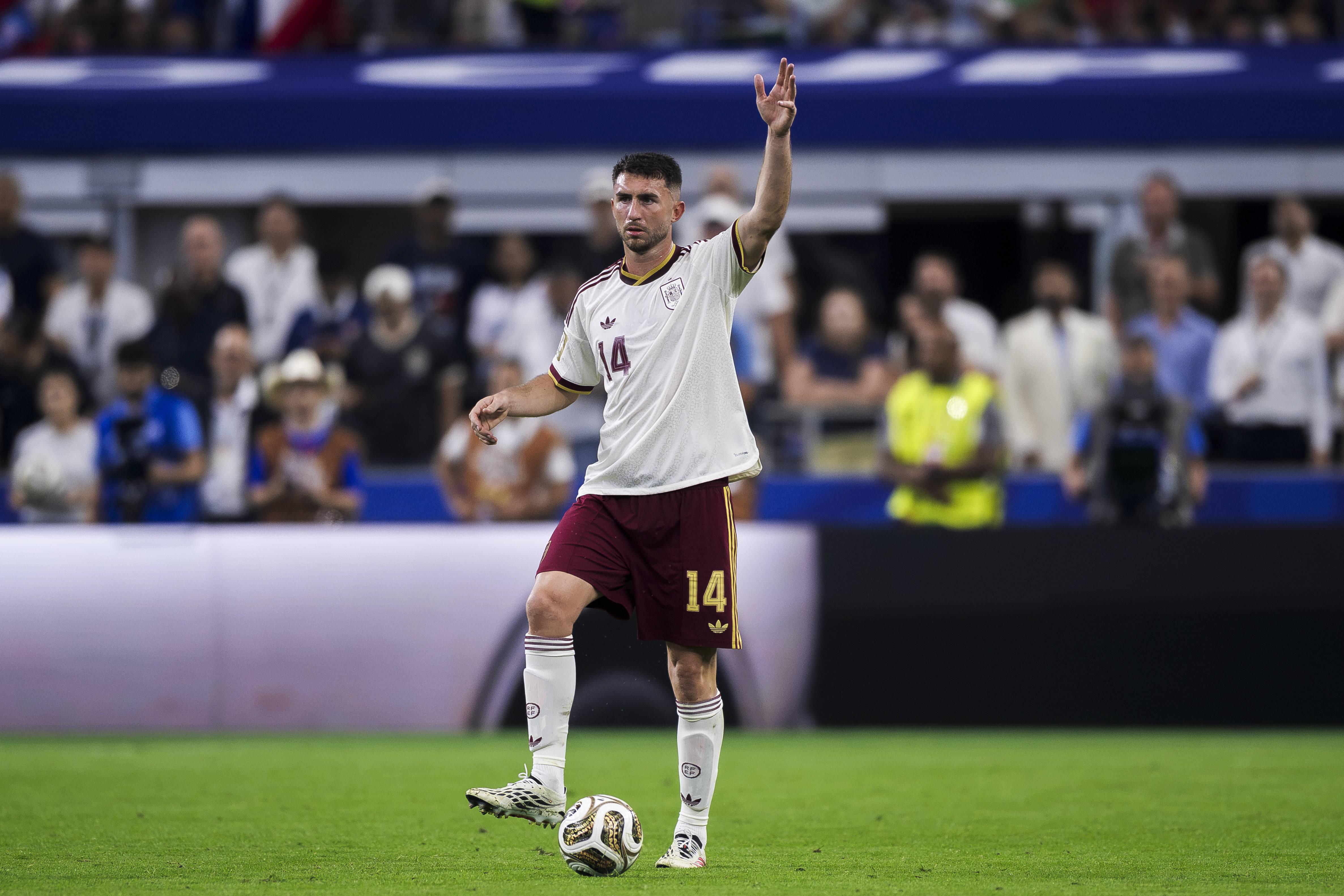 Laporte, central de Espanha: um pilar frente à equipa do país que o viu nascer - Foto: IMAGO