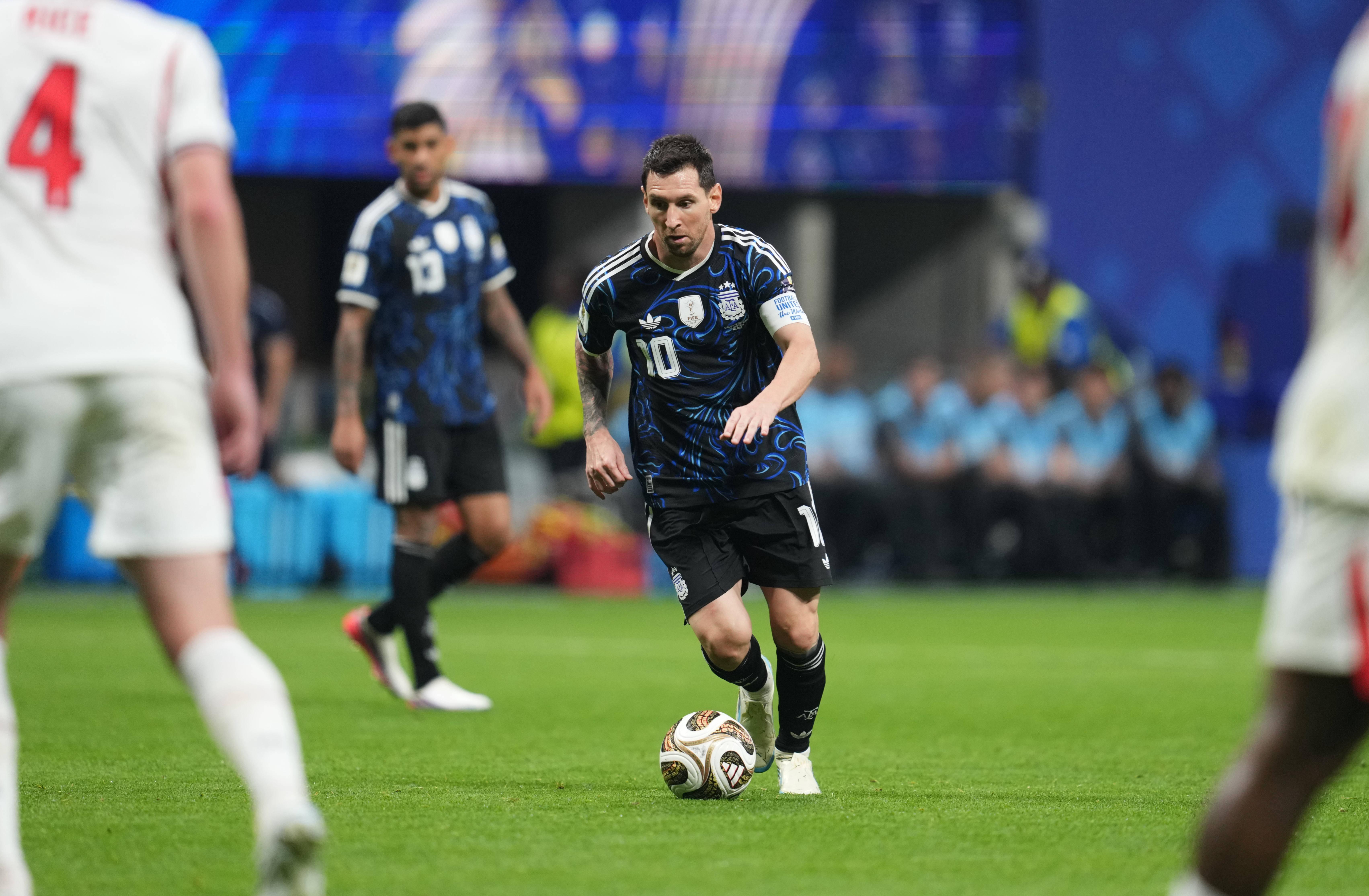 Lionel Messi, avançado da Argentina: o melhor em campo frente à Inglaterra. Fez duas assistências para golo e muito, muito mais - Foto: IMAGO