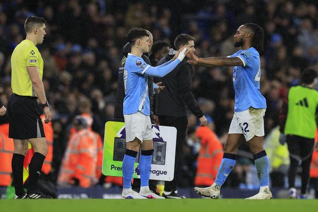 Phil Foden passou a ser um suplente de Semenyo - Foto: IMAGO