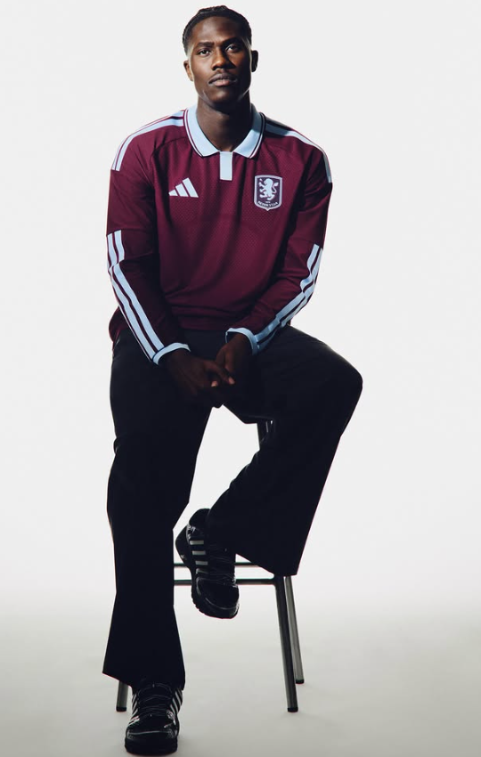 Aston Villa  (camisola principal)