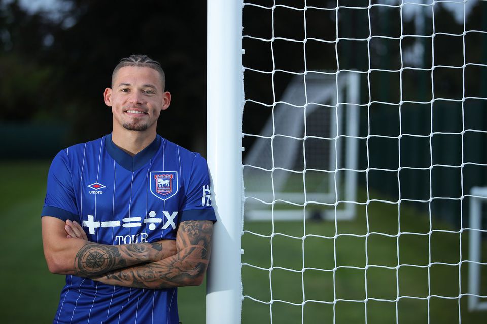 Oficial: Kalvin Phillips troca Man. City por recém-promovido inglês