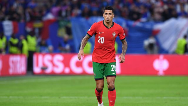 «É possível que João Cancelo regresse ao Barcelona»