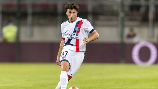 João Neves e mais dois portugueses na convocatória do PSG