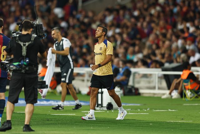 Thiago Alcântara deixa equipa técnica do Barcelona e já tem substituto