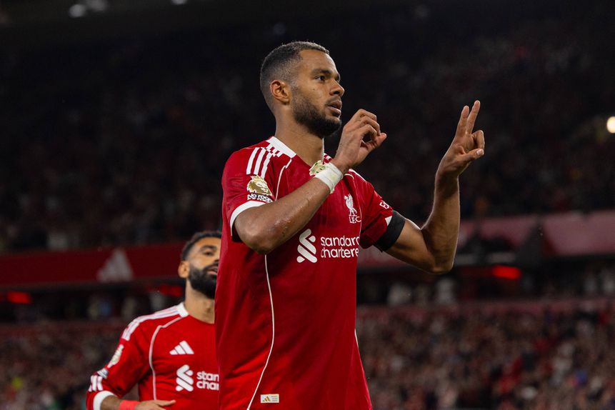 Jota celebrado em Anfield no primeiro jogo - Gakpo dedica golo