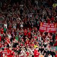 VÍDEO: adepto em cadeira de rodas expulso de Anfield após insulto racista