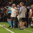 José Mourinho durante o jogo com o Goztepe