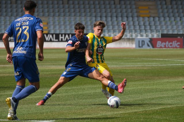 Minhotos estão perto de somar mais uma vitória neste duelo com os beirões (Foto: Carlos Barroso/LUSA)