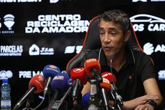 Bruno Lage: «Há bons relvados, há outros que infelizmente não são»