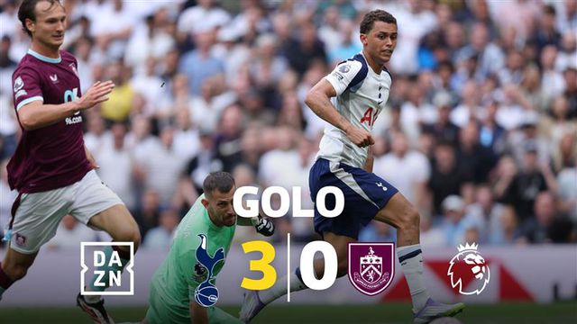 Brennan Johnson não perdoa na cara de Dubrávka